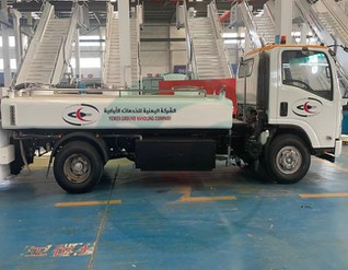 Kamion za vodu u zračnoj luci