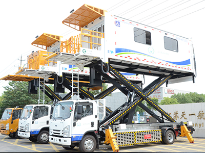 Piattaforma di lavoro frontale Ambulift a batteria
