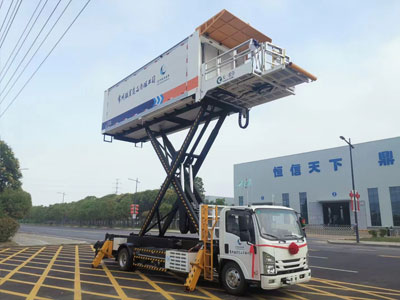 Radna platforma teretnog sanduka za električna ugostiteljska vozila