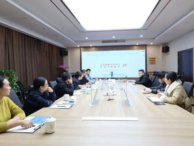 Un equipo de expertos del Laboratorio Nacional Clave de Comunicaciones M&oacute;viles de la Universidad del Sureste visit&oacute; Tianyi para investigar conjuntamente 'Tecnolog&iacute;a conectada inteligente para veh&iacute;culos especiales de aeropuertos'.