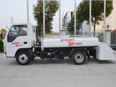 Flyplass drikkevann lastebil vannforsyningssystem montering